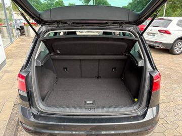 Fahrzeugabbildung Volkswagen Golf Sportsvan VII Allstar Temp. Klimaaut. uvm.