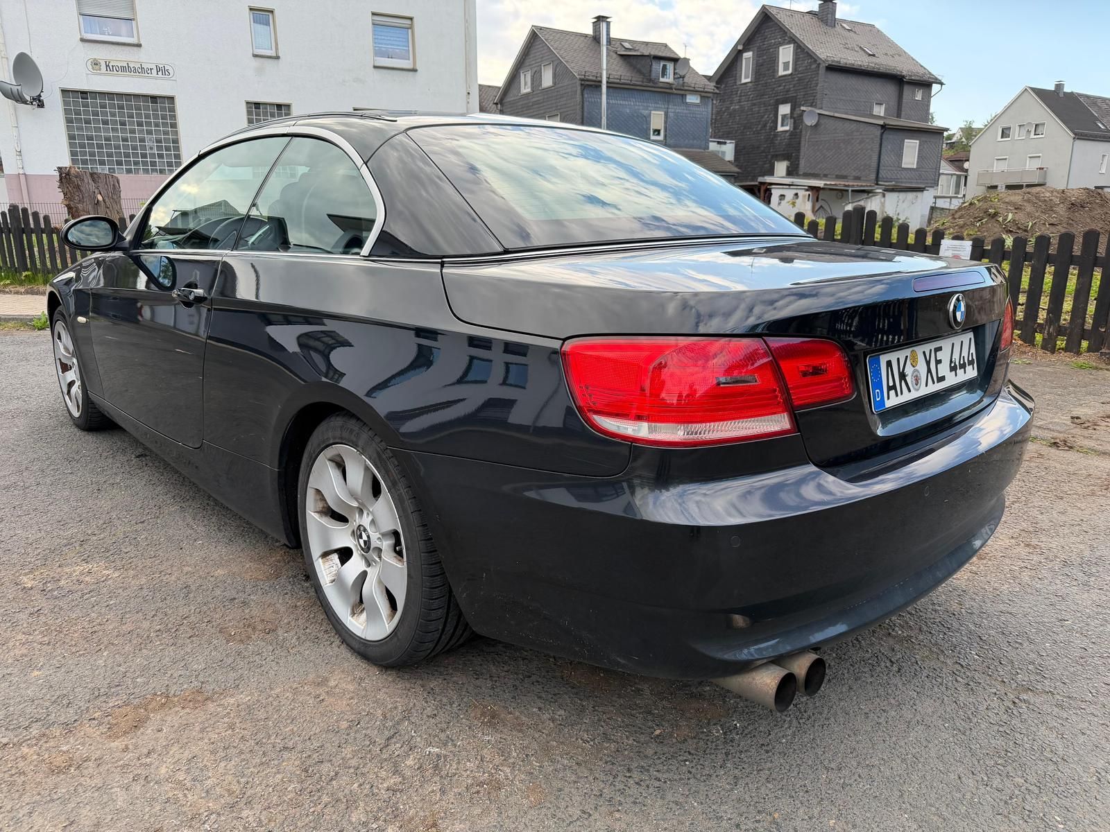 Fahrzeugabbildung BMW 320 3 Cabrio 320i
