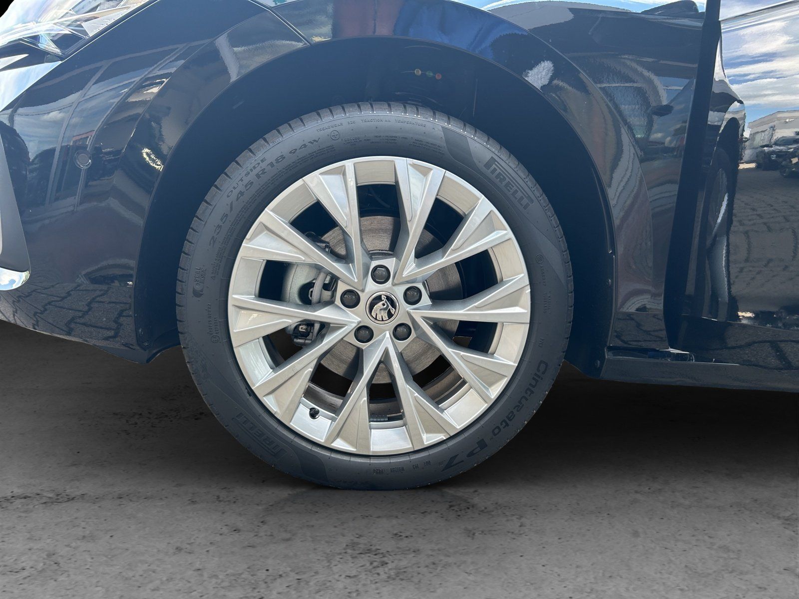 Fahrzeugabbildung SKODA Superb Selection 2,0 TDI 110 kW DSG