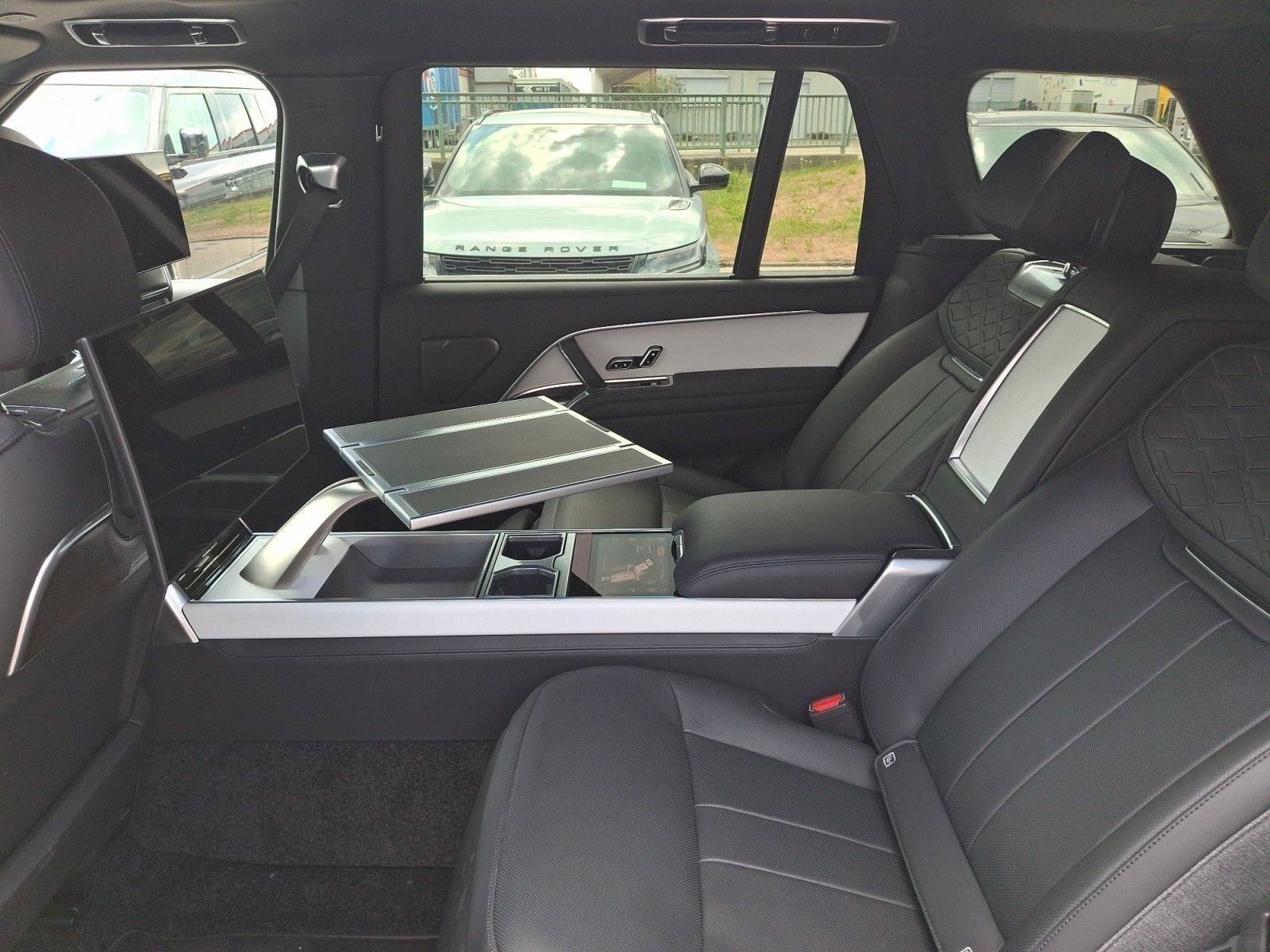Land Rover Range Rover P615 LWB SV Signature NP € 307.000,- foto 12