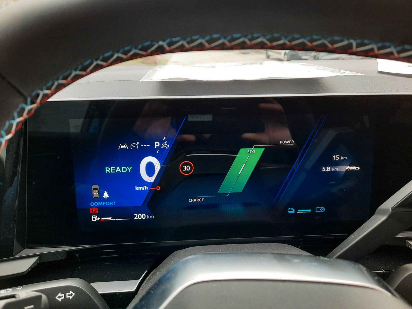 Renault Rafale - Bild 12