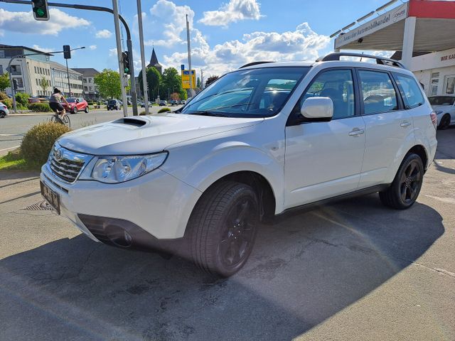 Subaru Forester Comfort *AWD*XENON*67Tkm*2. Hd*SHZ*AC*