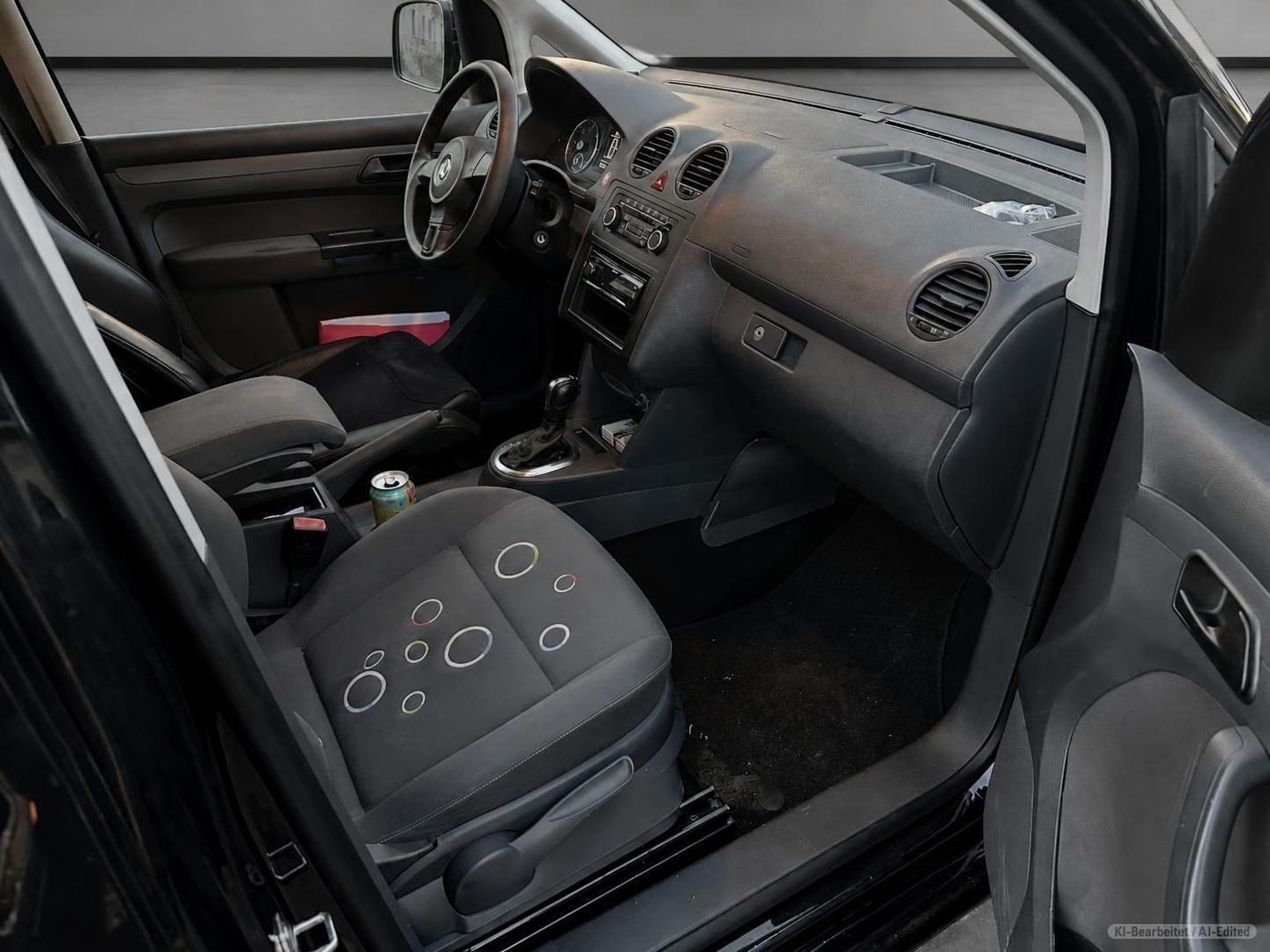 Volkswagen Caddy Maxi behindertengerecht / Rampe