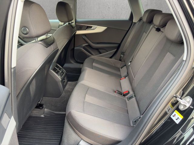 A4 Avant 40 TFSI S-line/LED/NAVI/SHZ/PDC/GRA