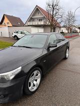 BMW 520i Schwarz E60 - BMW 520: E60