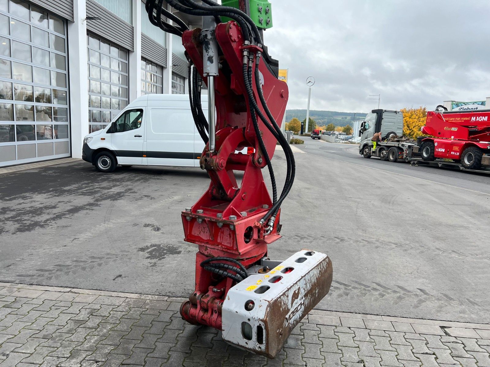 Fahrzeugabbildung Sennebogen 718 / inkl. Vosch Fällzange / nur 1.965h!