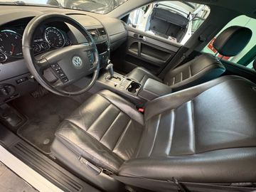 Volkswagen Touareg - 6