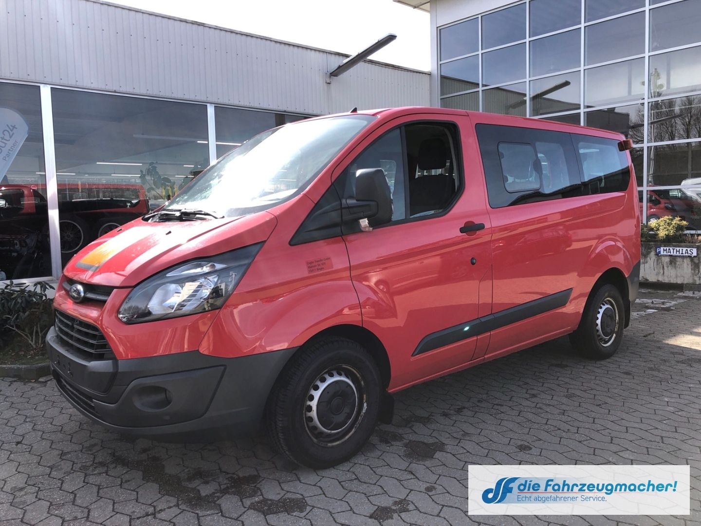 Fahrzeugabbildung Ford Transit Custom Kombi 300 L1 2.2 TDCi *1851