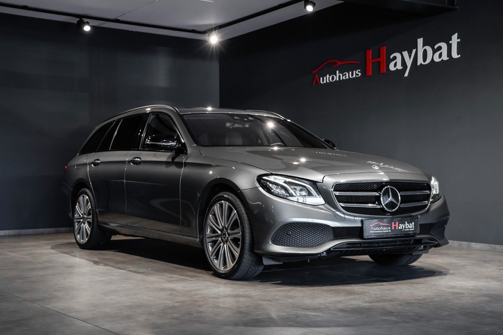 MERCEDES-BENZ E400 d T 4Matic MBeam-DISTR-Wide*MB100 Garantie*