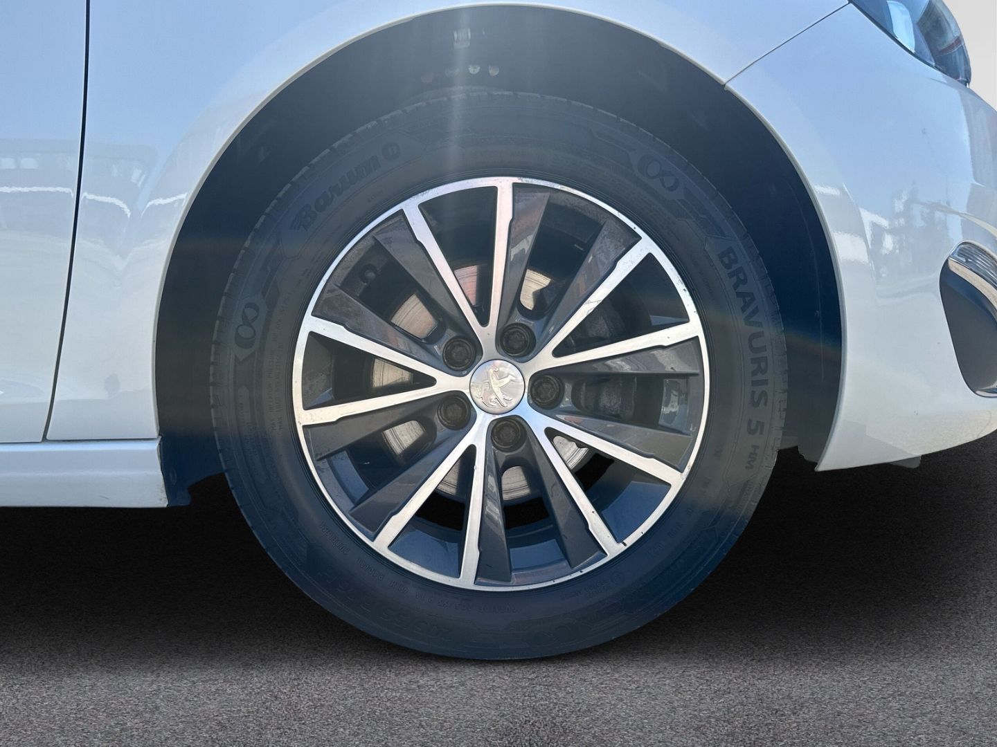 Fahrzeugabbildung Peugeot 308 Allure e-THP PureTech 130 SW 1.2