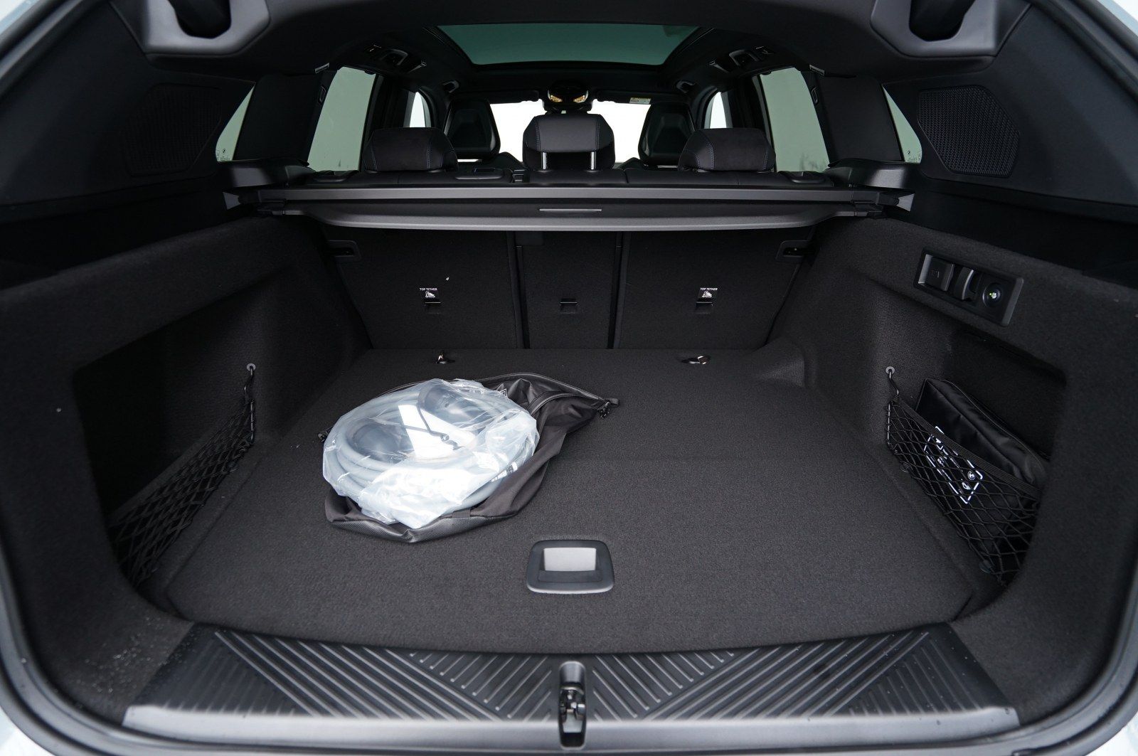 BMW X3 30e xDrive (M-Sport Navi LED AHK Pano H/K) foto 6