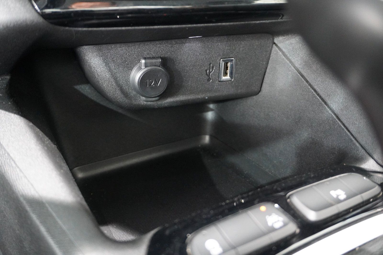 Fahrzeugabbildung Opel Corsa F 1.2 ELEGANCE NAVI/LED/TEMP./SPORT/DAB+