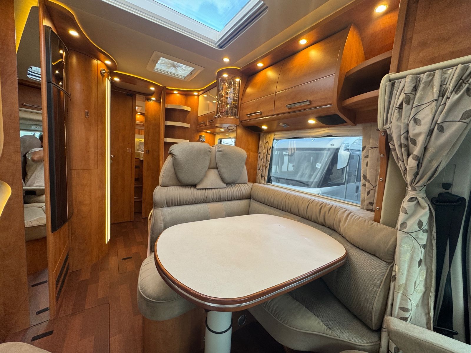 Fahrzeugabbildung Carthago CHIC C-LINE T 4.9 LE 9GT AUTOMATIK DUCATO MAXI