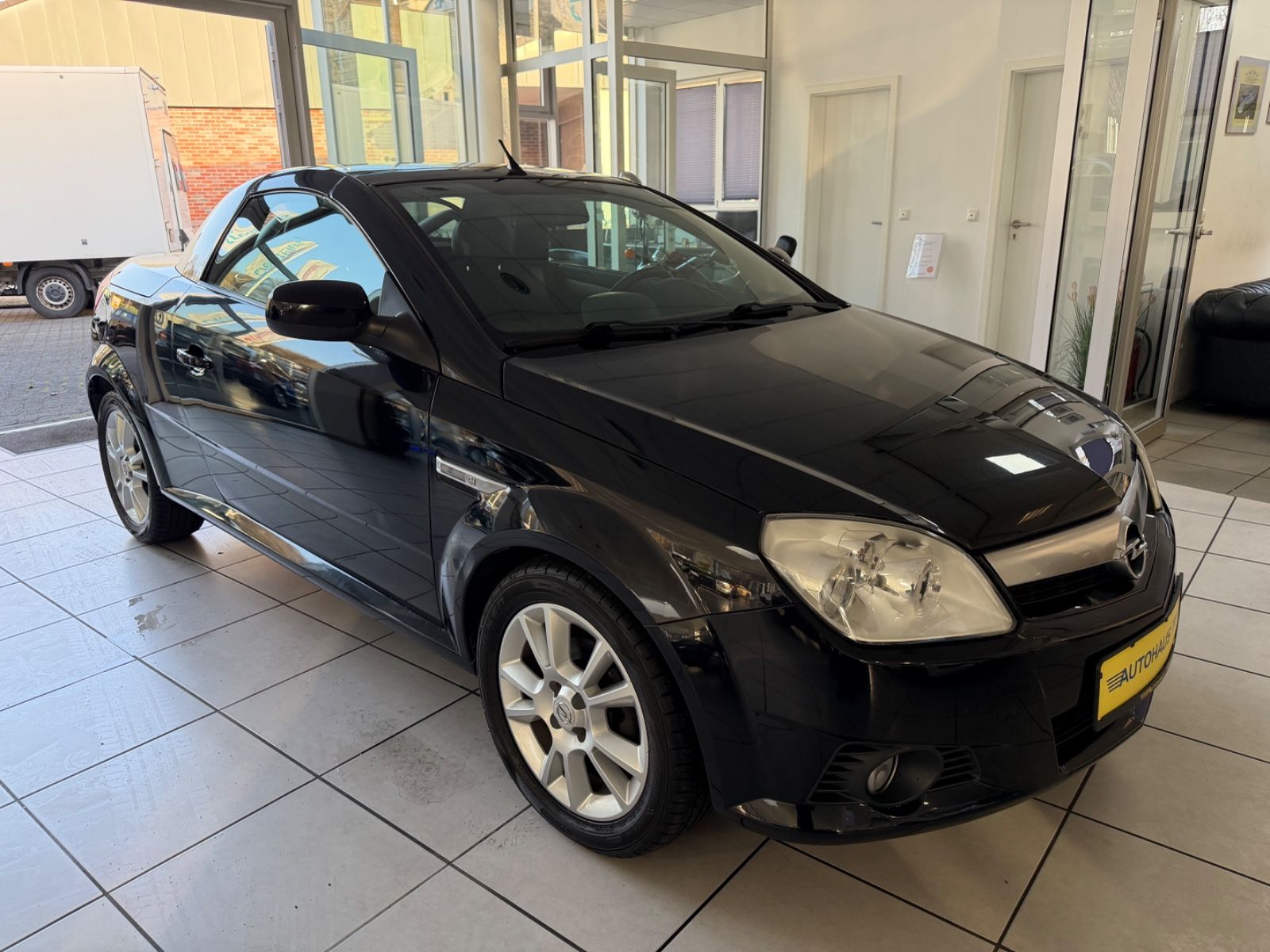 Fahrzeugabbildung Opel Tigra Twin Top Basis