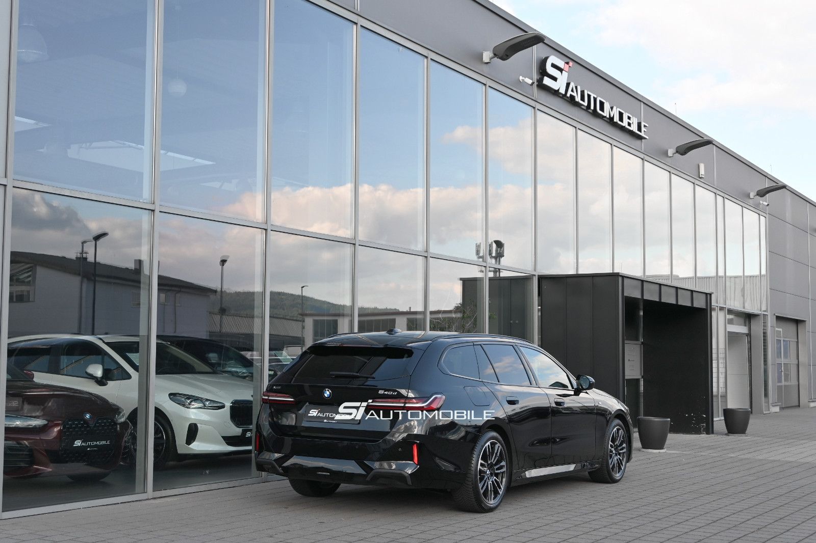 Fahrzeugabbildung BMW 540d xDrive Touring M-Sport °ACC°AHK°B&W°STANDHZ