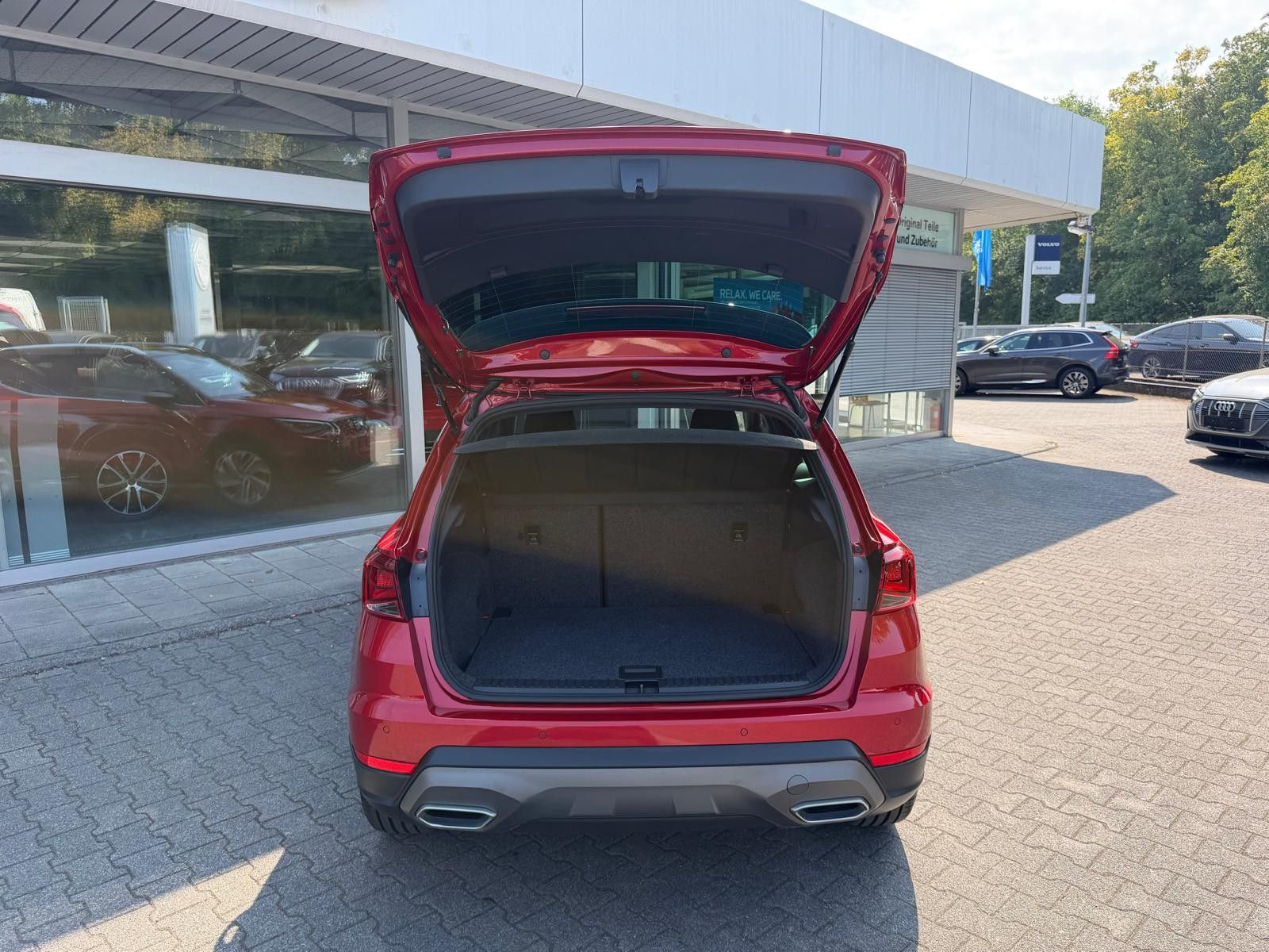 Fahrzeugabbildung SEAT Arona 1,5 TSI FR DSG >LED+NAVI+SHZ+KAM+ACC+DAB+