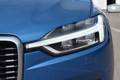 Fahrzeugabbildung Volvo XC60 D4 Autom. R-Design*STHZG*H/K*RFK*ACC