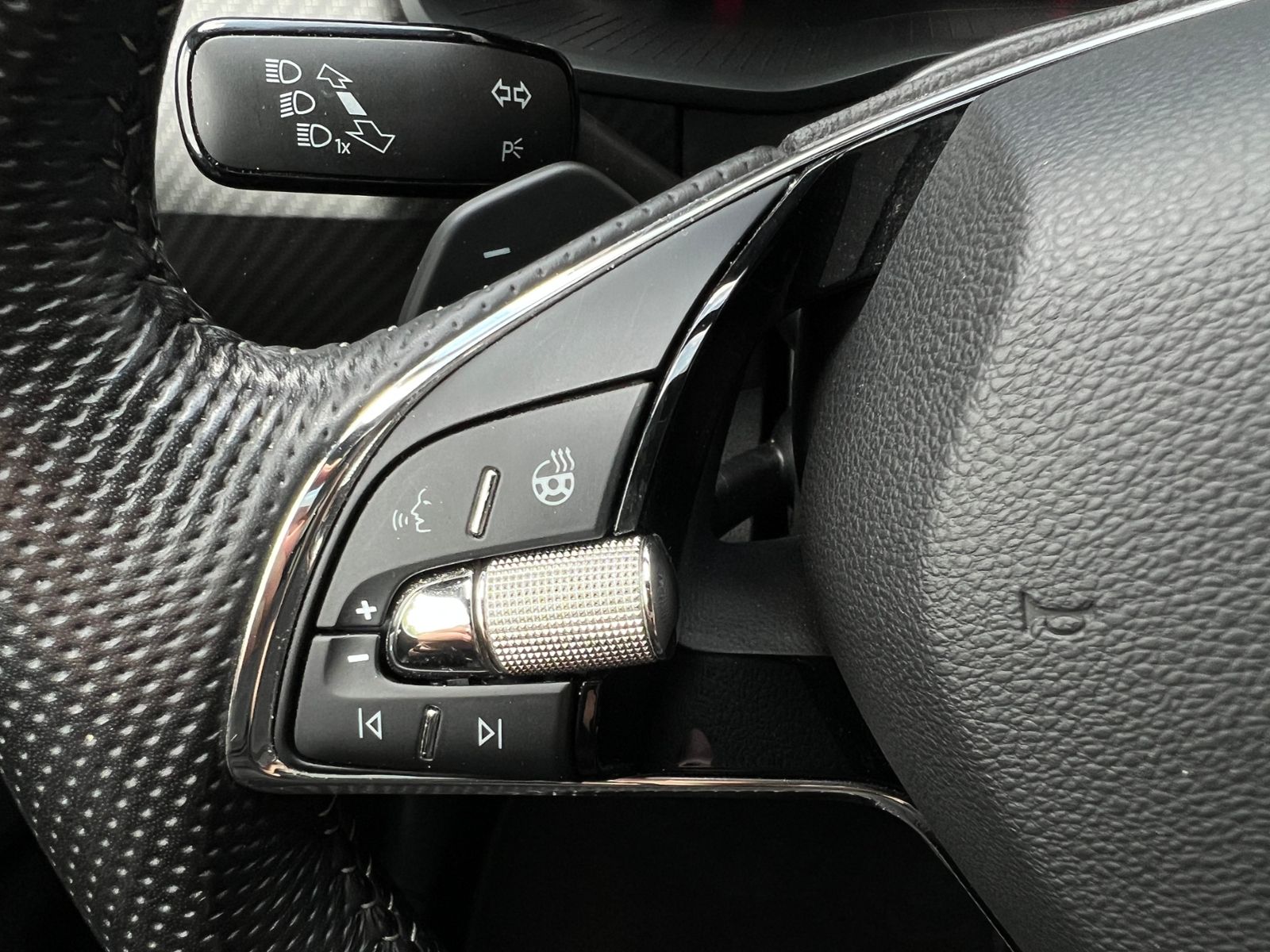 Fahrzeugabbildung SKODA Kodiaq Sportline 2.0 TDI DSG 4x4 *AHK,Pano,Stand