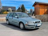 Volvo V40 1.8 Benzin Kombi TÜV Leder Klima... - gebrauchte Volvo V40 aus dem Jahr 2002