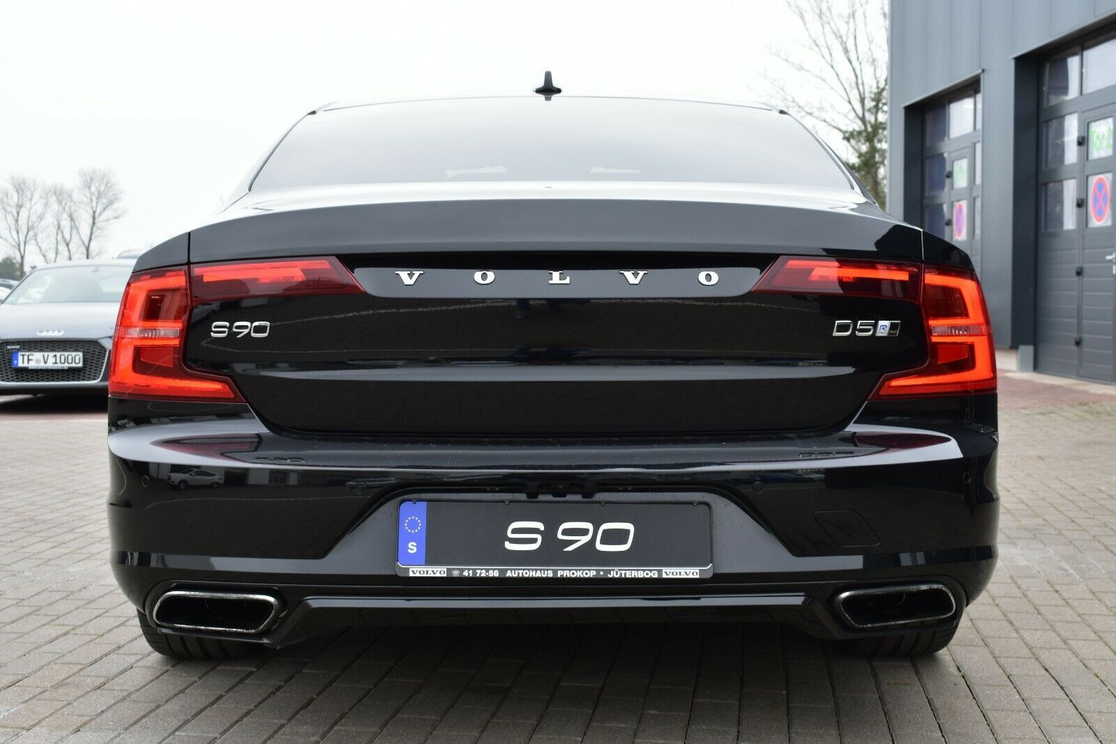 Fahrzeugabbildung Volvo S90 D5 R-Design AWD Navi*Pano*RFK*HU*MIETKAUF