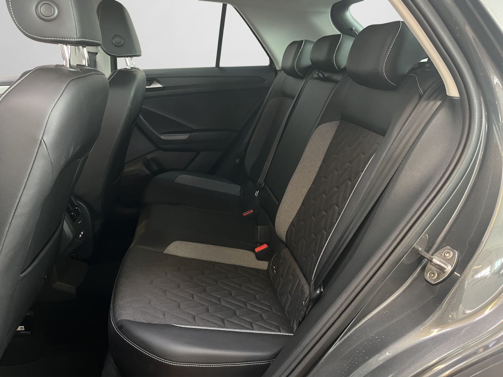 Volkswagen T-Roc - Bild 15