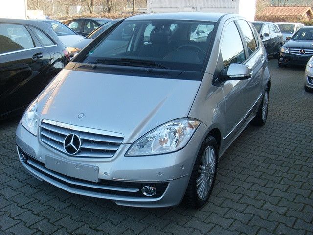 Mercedes-Benz A 180 Elegance / Automatik / 22.682 Kilometer