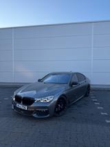 BMW 750i, Top-gepflegt, B&W Sound, Night Vision,