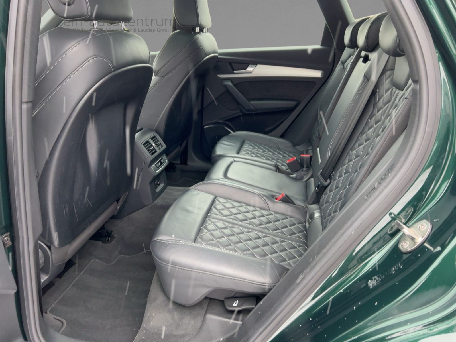 Fahrzeugabbildung Audi Q5 55 2.0 TFSI e quattro sport Alu LEDScheinw. P
