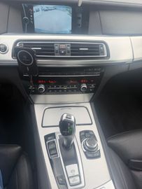 BMW 740 - 12