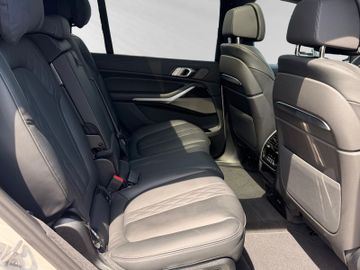 BMW X7 - 12
