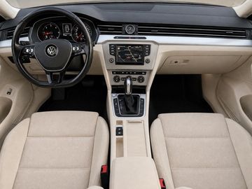 Volkswagen Passat - 9
