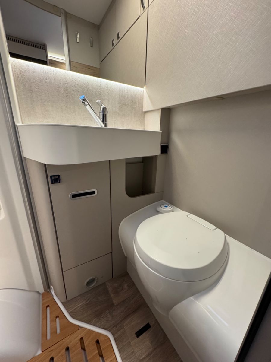 Fahrzeugabbildung HYMER / ERIBA / HYMERCAR Exsis I 580 -Pure - 16.216€ Sparen!