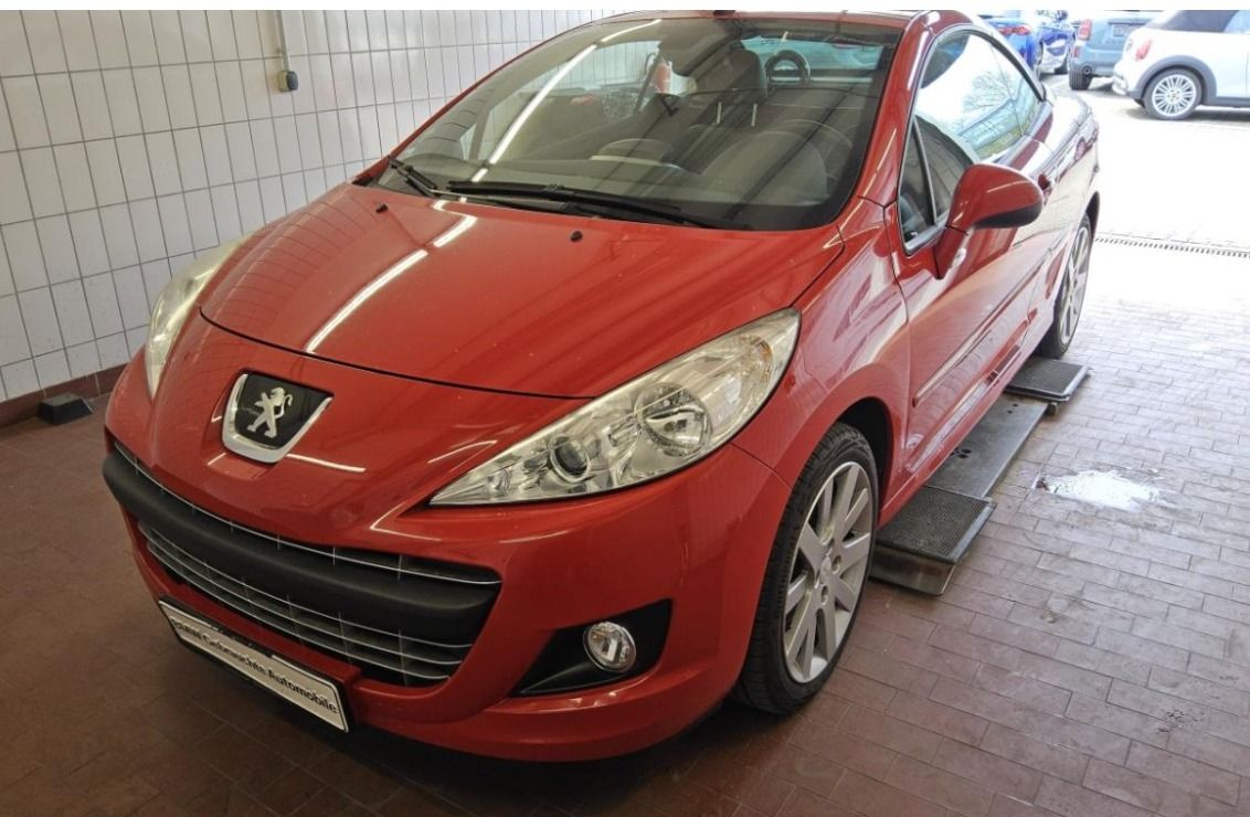 Fahrzeugabbildung Peugeot 207 CC 1.6 Roland Garros LEDER NAVIGATION 1.HAND