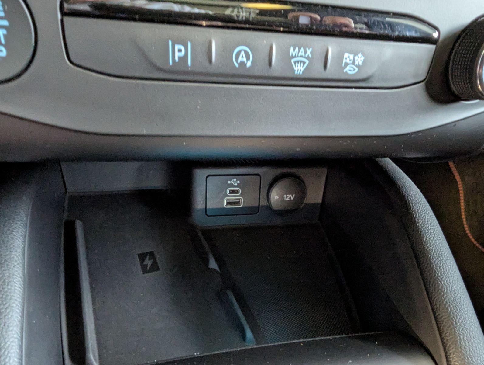 Fahrzeugabbildung Ford Focus 1.0 ST-Line X Styling Matrix B&amp;O Pano 18"