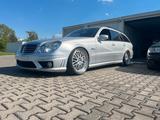 Mercedes-Benz Mercedes e63 amg w211 M156 - Mercedes-Benz E63 aus dem Jahr 2007