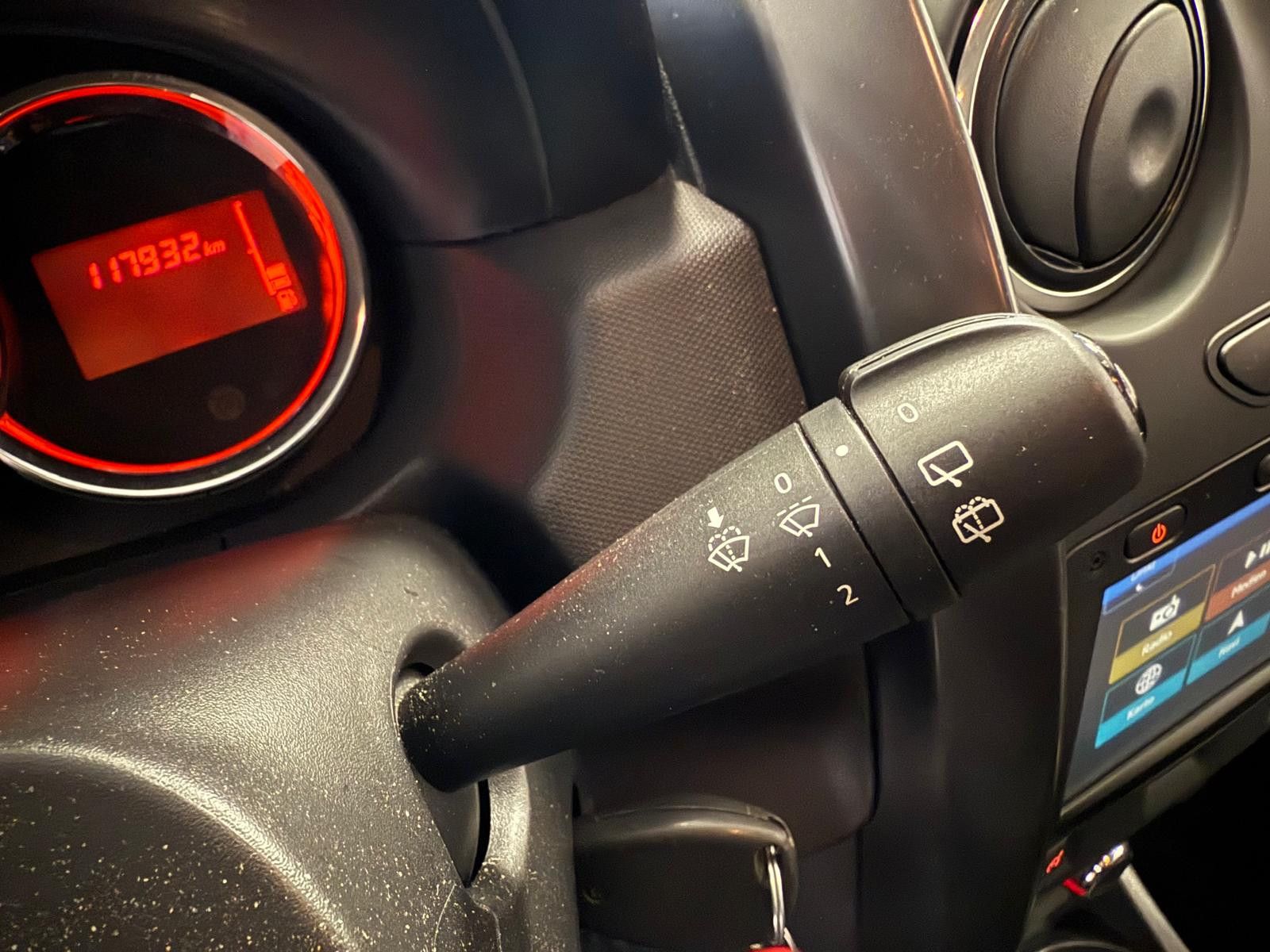 Fahrzeugabbildung Dacia Duster I Laureate /8.FACH BEREIFT/NAVI/KLIMA/AHK