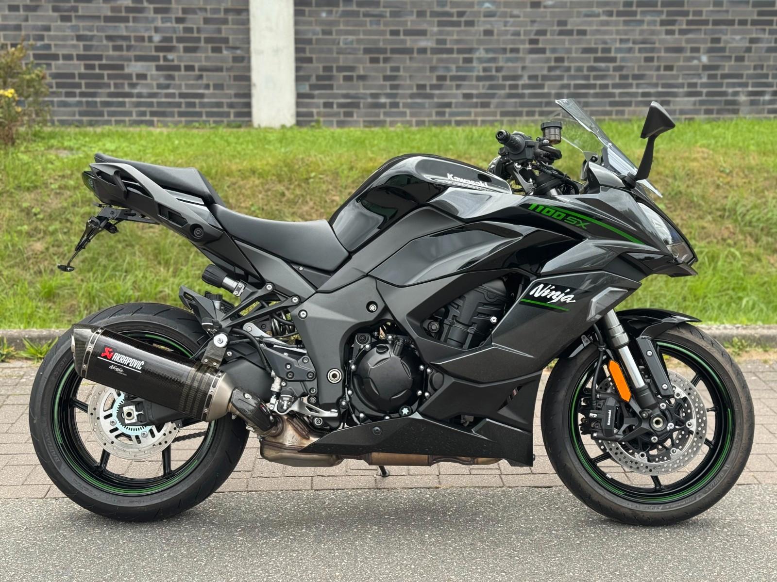 Kawasaki Ninja 1100 SX *Akrapovic*Heckumbau*1. Hand*