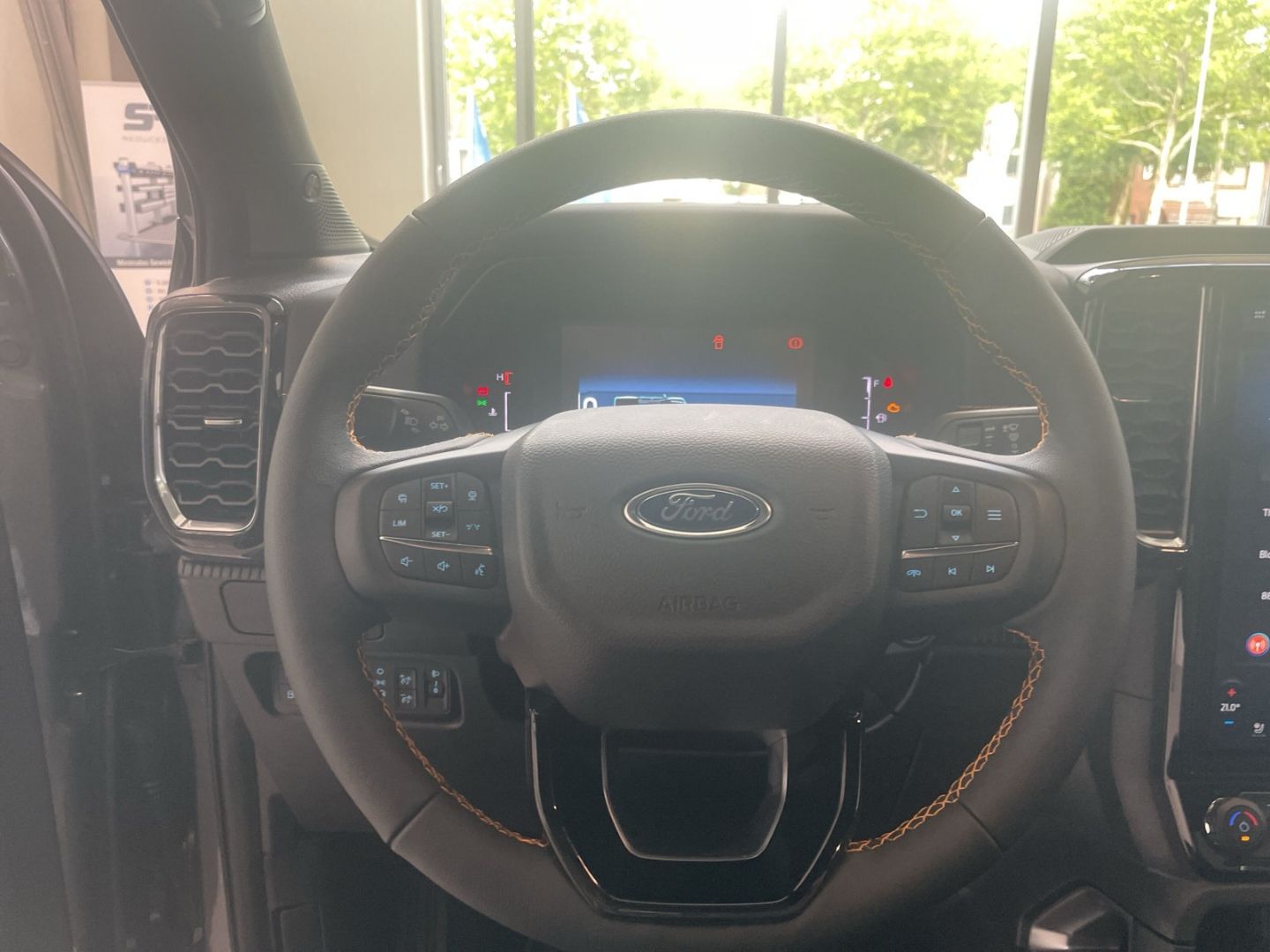 Fahrzeugabbildung Ford Ranger Plug-in-Hybrid Wildtrak e-4WD DoKa 2.3 EB