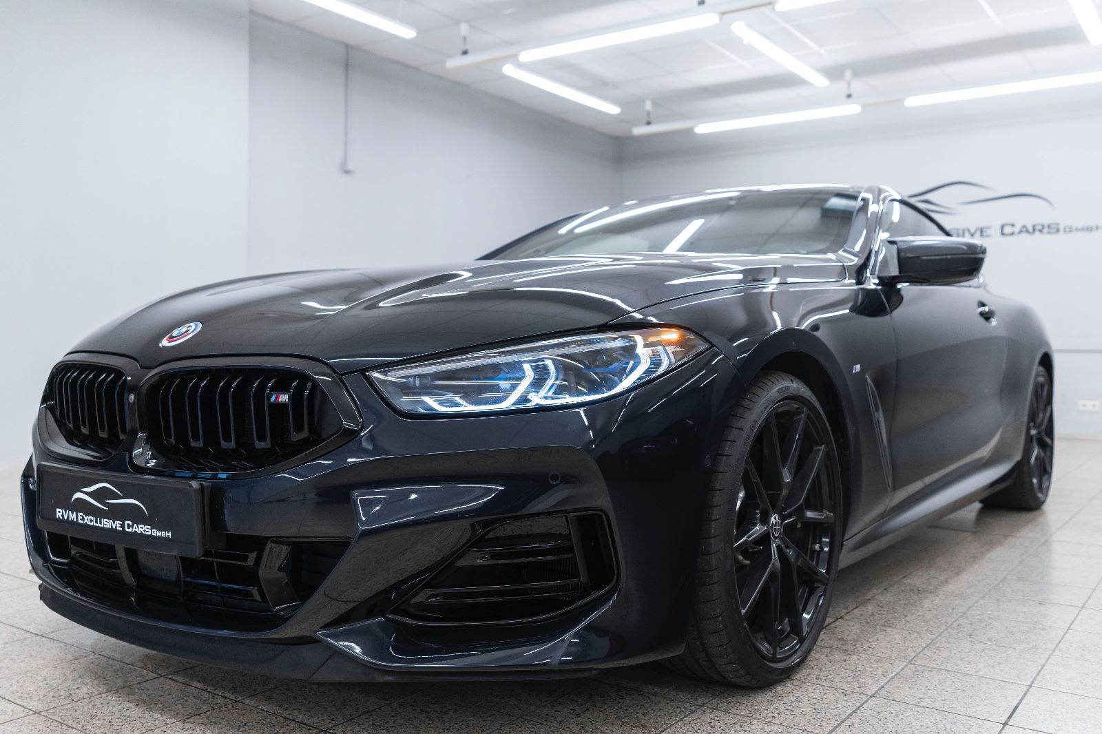 Fahrzeugabbildung BMW M850i xDrive Coupe HUD H&K 360° LASER INDIVIDUAL