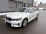 BMW 320 d xDrive Luxury Line*Navi*Pano*AHK*Wenig KM - BMW 3er Reihe: Weiß