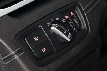 BMW X1 sDrive20i Sport Line RFK LED AHK 18"