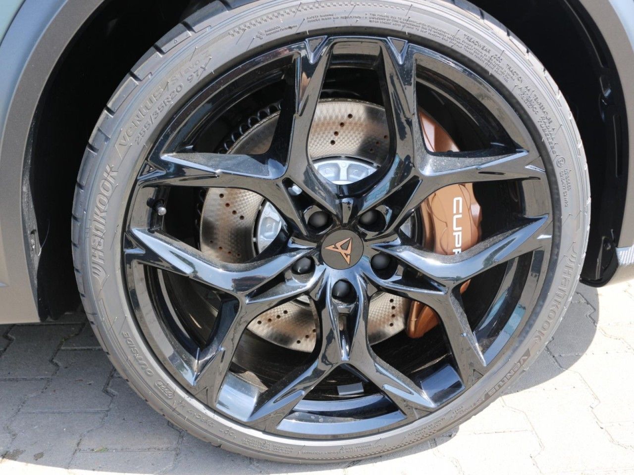 Fahrzeugabbildung CUPRA Formentor VZ5 Enceladus Edition