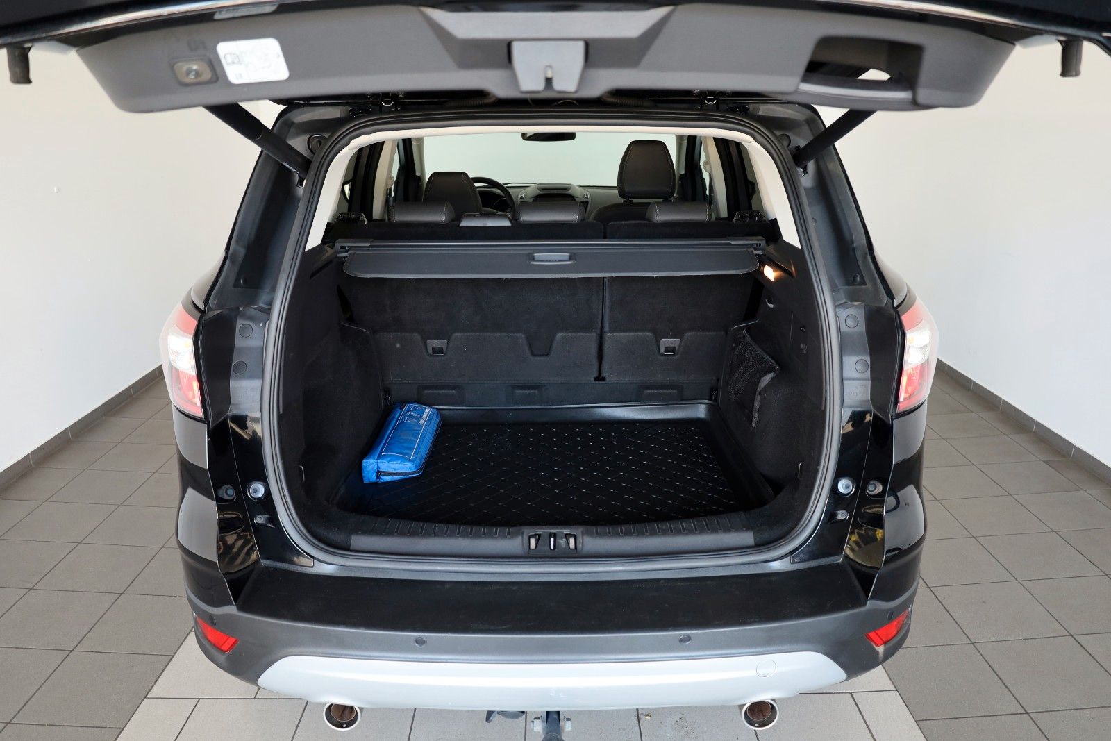 Fahrzeugabbildung Ford Kuga Titanium T.Leder,Navi,Keyless,SH,PDC,AHK