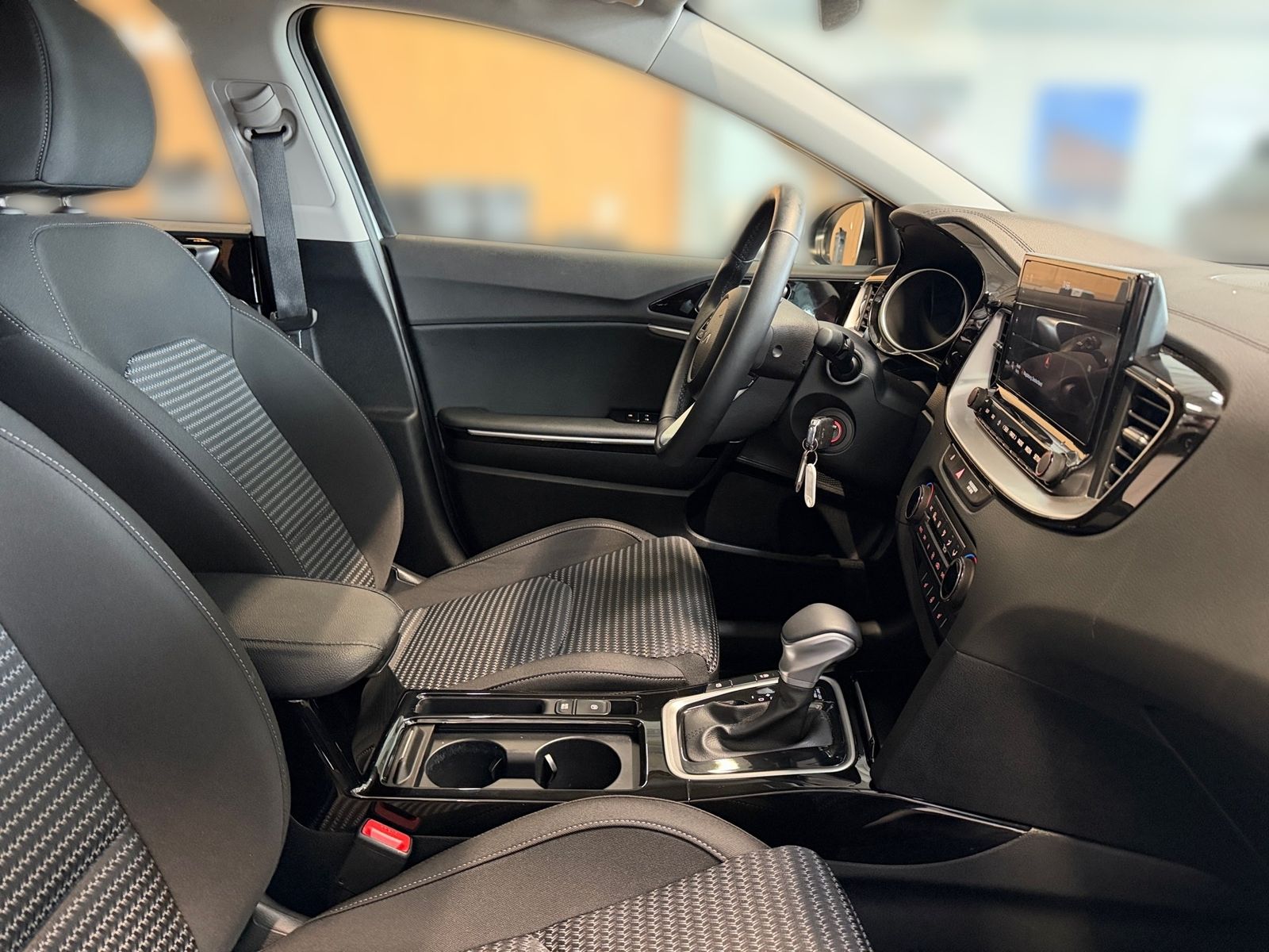 Fahrzeugabbildung Kia CEED_SW 1.5T 140 DCT7 VISION KOMF+ (NAV)