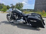 Harley-Davidson Road King FLHRC - HARLEY-DAVIDSON FLHR ROAD KING