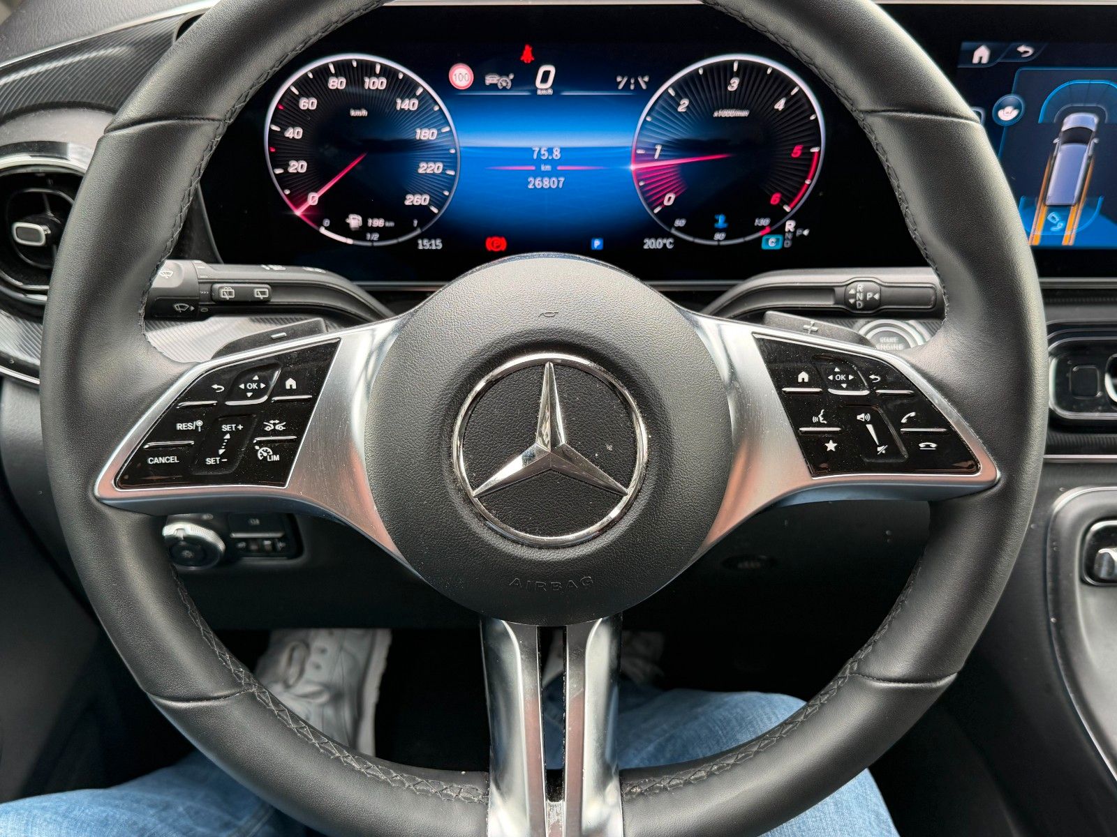 Fahrzeugabbildung Mercedes-Benz V 220 d DISTRONIC AHK 2,5to Standheizung