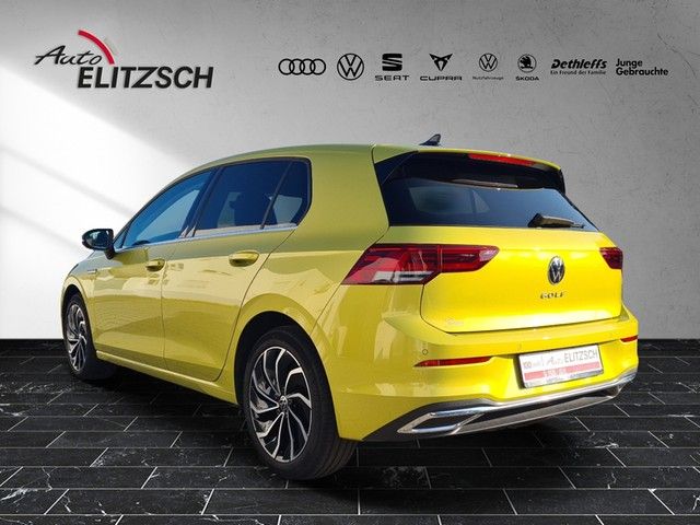 Fahrzeugabbildung Volkswagen Golf VIII Style LED ACC AID HUD NAVI PDC SHZ LED