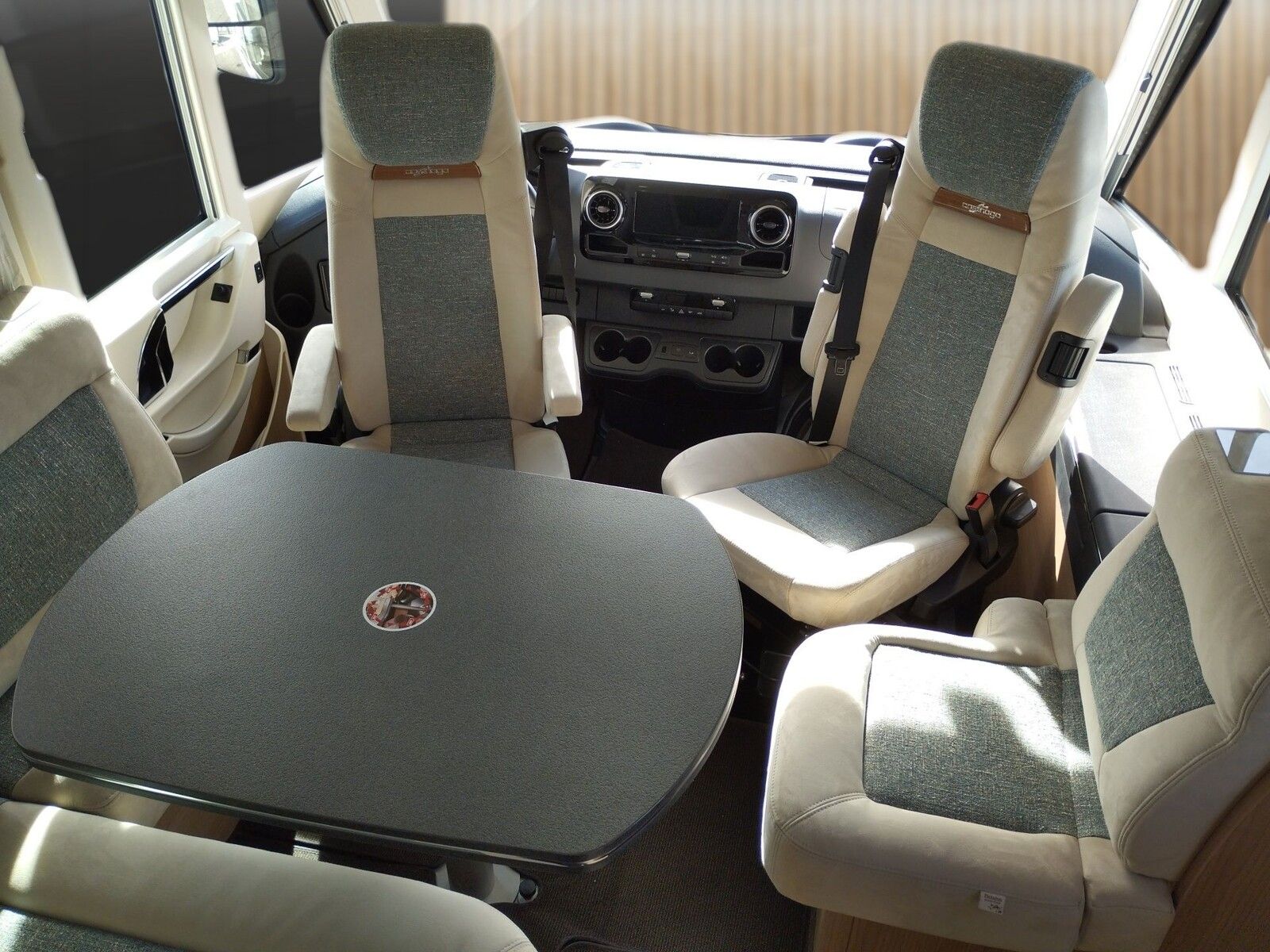 Fahrzeugabbildung Carthago C1-tourer I 143 LE