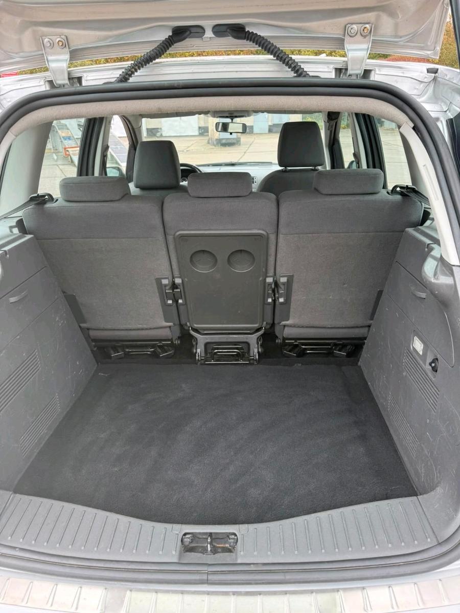 Ford Focus 2006 — photo 8