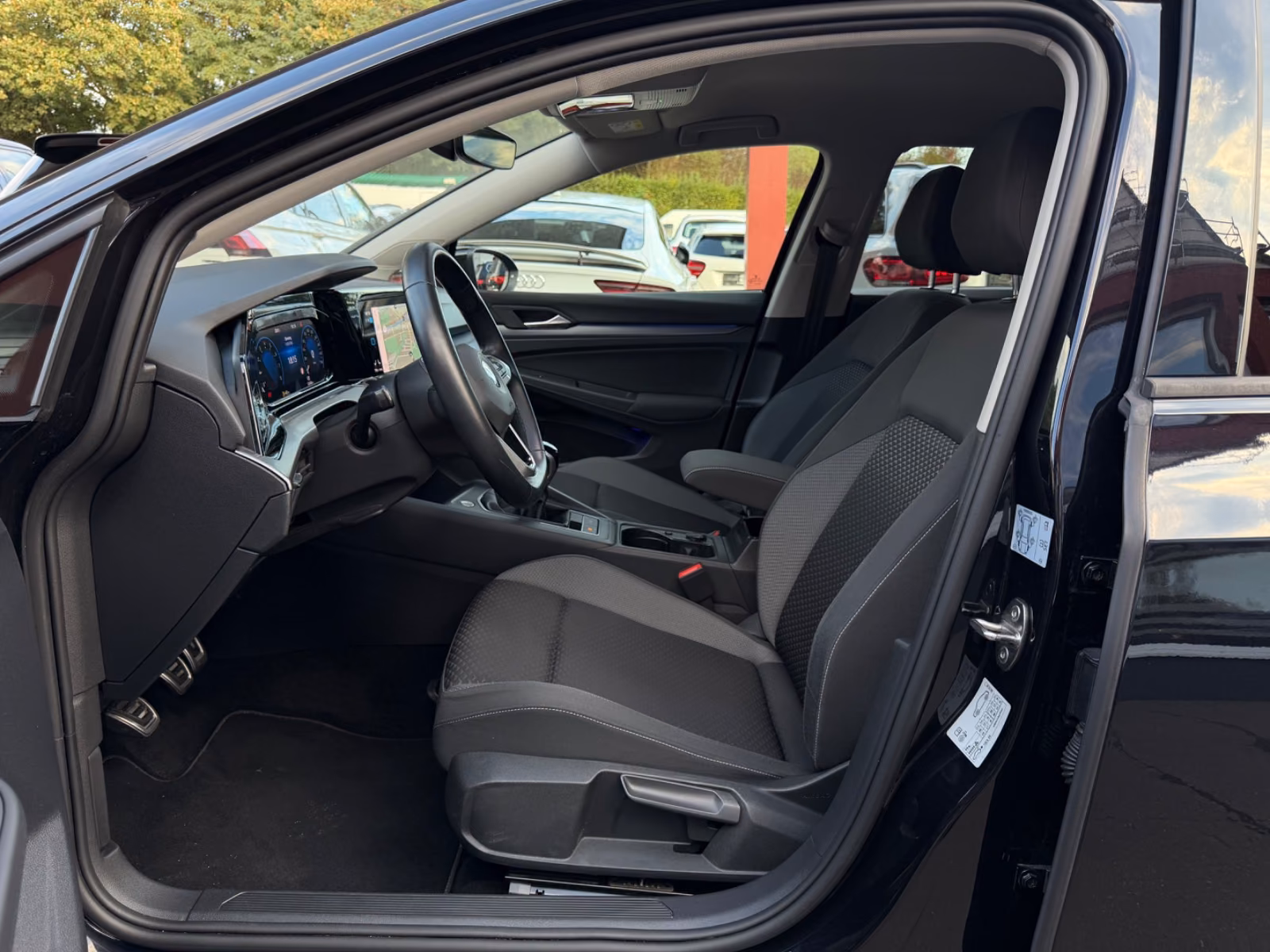 Volkswagen Golf VIII Lim. Active, миниатюра 11